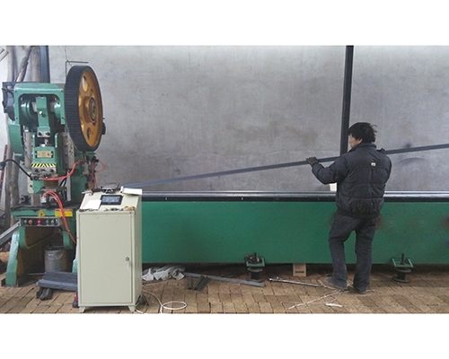 上海数控角钢法兰生产线展示